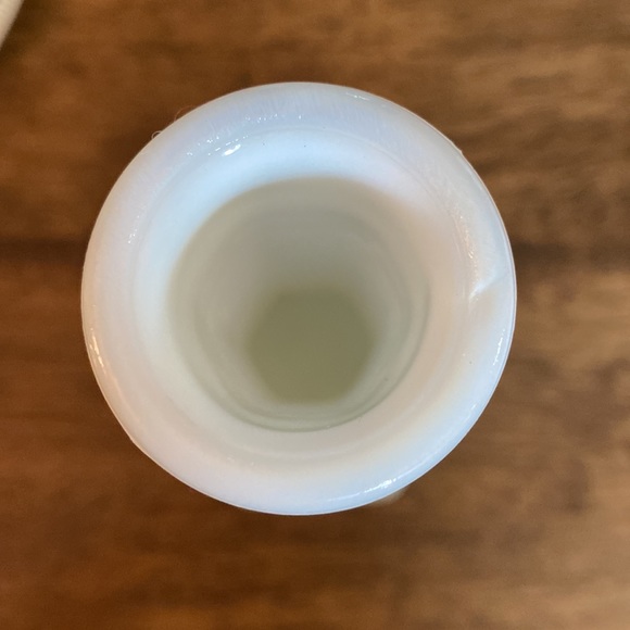 2 E.O Brody Co Vintage White Milk Glass Vase - Picture 11 of 11